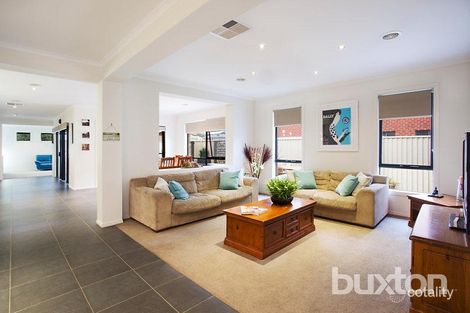 Property photo of 11 Latrobe Avenue Keysborough VIC 3173
