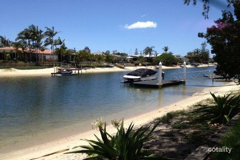 5 Grant Pl, Broadbeach Waters, QLD 4218