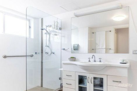 Property photo of 4/3 Rosewood Avenue Broadbeach QLD 4218