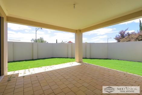 Property photo of 11 Oak Ridge Meander Success WA 6164
