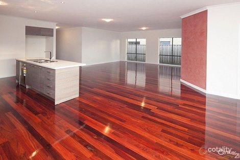 Property photo of 28 Sundew Crescent Pakenham VIC 3810