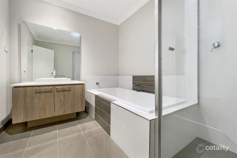 Property photo of 1 Landor Way Craigieburn VIC 3064