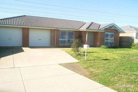 Property photo of 10 Incana Court Cranbourne West VIC 3977