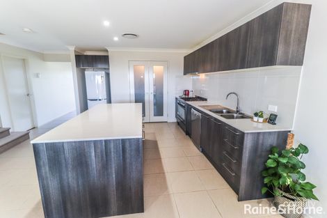 Property photo of 33 Dalmatia Avenue Edmondson Park NSW 2174