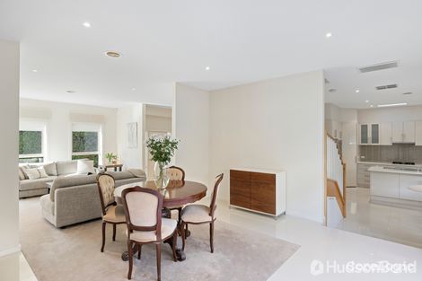Property photo of 2/28 Boronia Grove Doncaster East VIC 3109