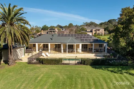 Property photo of 7 Innichen Close Frankston South VIC 3199