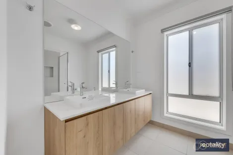 Property photo of 6 Valais Way Rockbank VIC 3335
