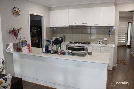 Property photo of 17 Springbrook Parkway Cobblebank VIC 3338