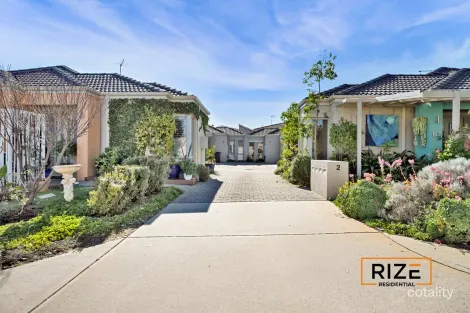 Property photo of 4/2 Solaia Loop Woodvale WA 6026