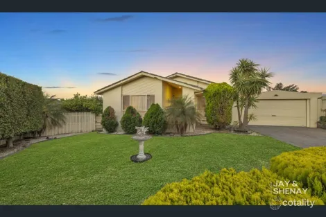 4 Harrow Pl, Endeavour Hills, VIC 3802