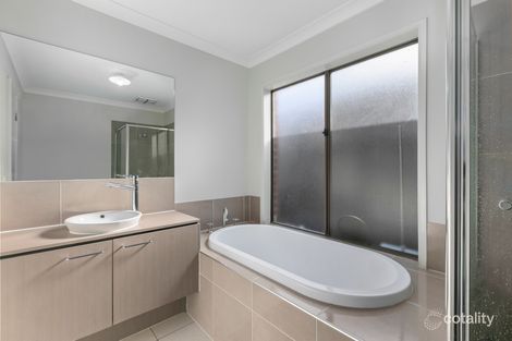 Property photo of 8 Silverbush Way Truganina VIC 3029