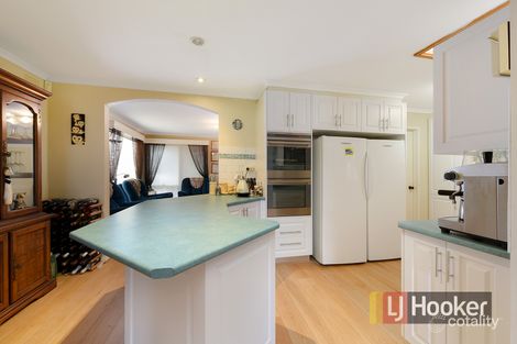 Property photo of 24 Cotham Square Hampton Park VIC 3976