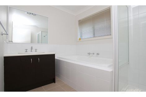 Property photo of 10 Biltmore Crescent Roxburgh Park VIC 3064