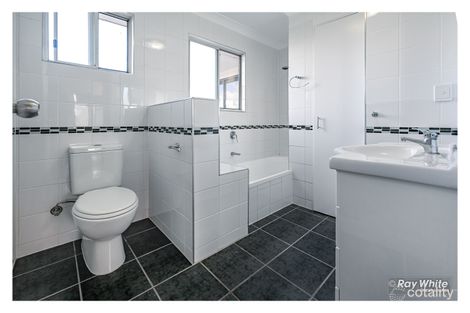 Property photo of 19 Stenlake Avenue Kawana QLD 4701