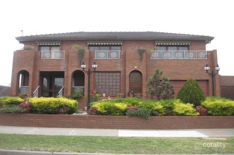 Property photo of 3 Dunfield Drive Gladstone Park VIC 3043