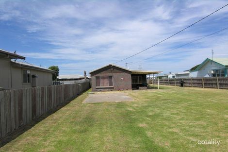 18 Ellen Ave, Seaspray, VIC 3851