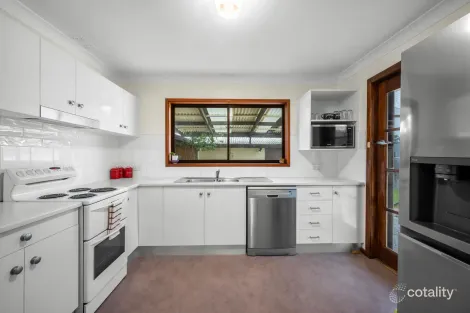 Property photo of 25 Moore Street Oak Flats NSW 2529