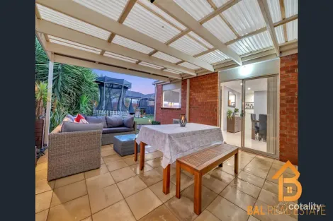 Property photo of 11 Bridlepath Drive Truganina VIC 3029