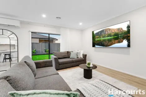 Property photo of 33 Pembrokeshire Loop Clyde VIC 3978