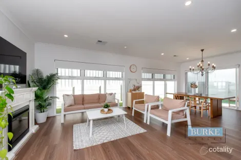 39a Fenellia Cres, Craigie, WA 6025