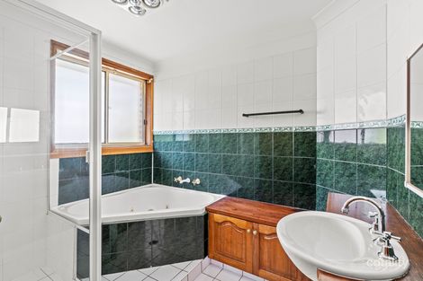 Property photo of 16 Roselands Avenue Wyoming NSW 2250