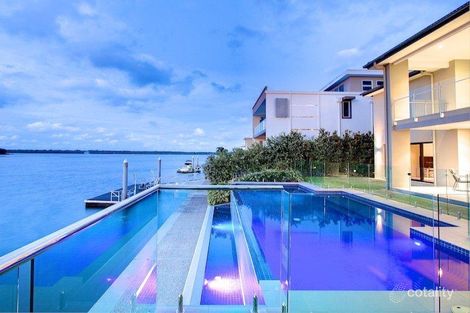 29 Knightsbridge Pde W, Paradise Point, QLD 4216