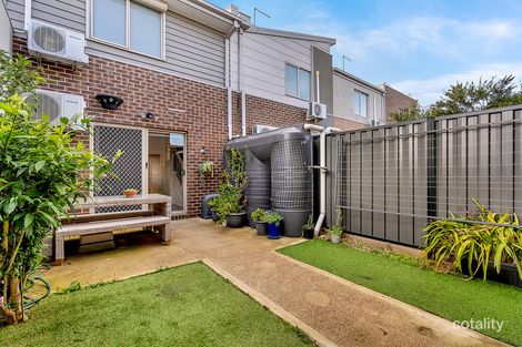 Property photo of 1/1 Hyde Park Avenue Craigieburn VIC 3064