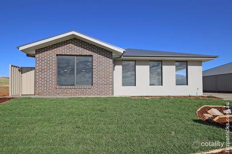 2/10 Waterhouse Ave, Lloyd, NSW 2650