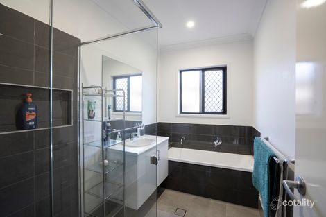 Property photo of 72 Lakeside Crescent Ningi QLD 4511