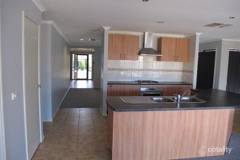 Property photo of 10 Amber Way Taylors Hill VIC 3037