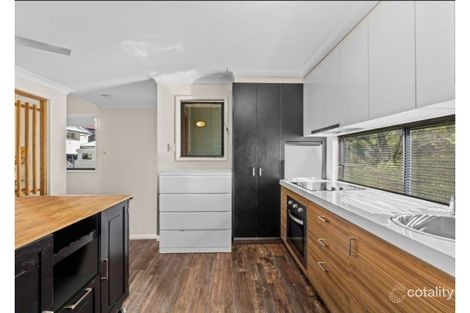 Property photo of 2/7 Barker Street Ipswich QLD 4305