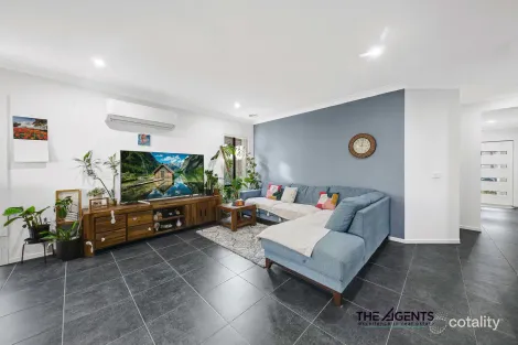 Property photo of 39 Grassbird Drive Point Cook VIC 3030