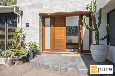 Property photo of 2 Cornwall Street Swanbourne WA 6010