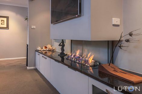 Property photo of 10 Leane Street Hughes ACT 2605