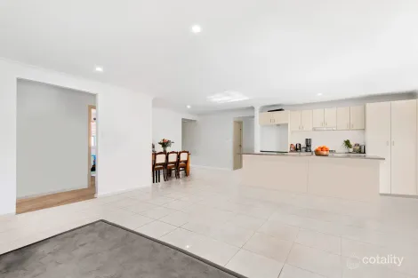 Property photo of 24 Tempranillo Crescent Cessnock NSW 2325