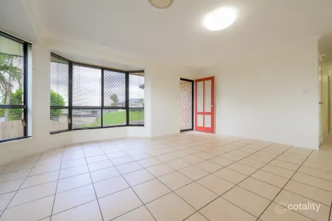 Property photo of 21A Linhow Crescent Clinton QLD 4680