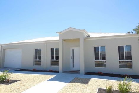 1/4 Wattle St, Horsham, VIC 3400