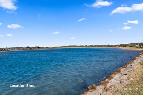 Property photo of 1/66 Peterborough Avenue Lake Illawarra NSW 2528