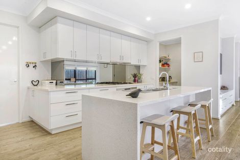 Property photo of 19 Vancleve Crescent Gisborne VIC 3437