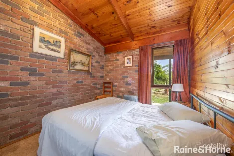 Property photo of 58 Heather Road Gisborne VIC 3437