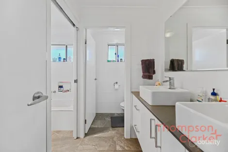 Property photo of 2 Rebecca Close Rutherford NSW 2320