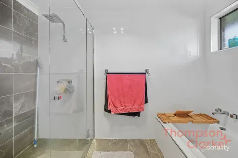 Property photo of 2 Rebecca Close Rutherford NSW 2320