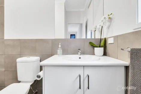 Property photo of 34 John Circuit Angle Vale SA 5117