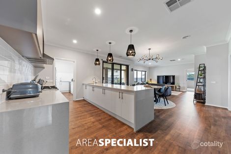 Property photo of 3 Kingston Heath Drive Drouin VIC 3818