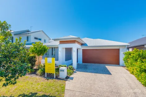 6 Avalon St, Newport, QLD 4020