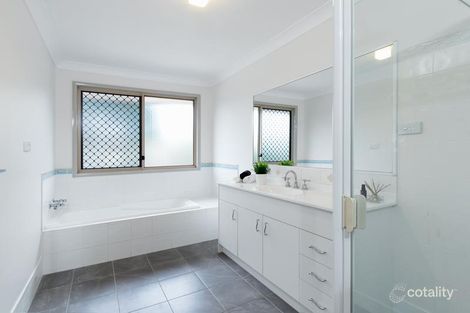 Property photo of 16 Raincliffe Place Calamvale QLD 4116