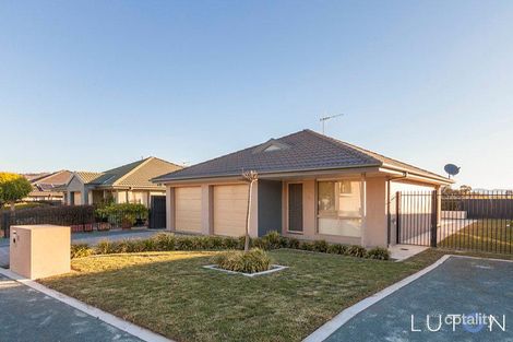 Property photo of 6 Bluestone Gardens Jerrabomberra NSW 2619