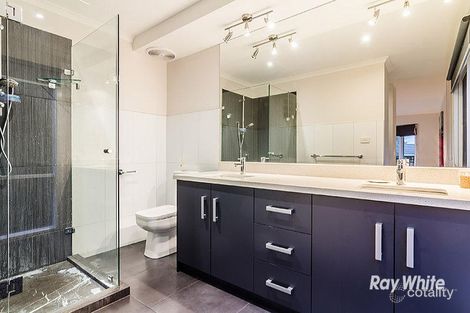 Property photo of 79 Waverley Park Drive Cranbourne North VIC 3977