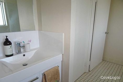 Property photo of 2/16 Warrie Close Paradise Point QLD 4216