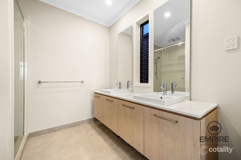 Property photo of 26 Aravalli Crescent Clyde North VIC 3978